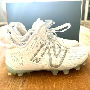 Women’s New Balance Freeze Cleats - Believed To Be Size 5.5 And In Great Shape!